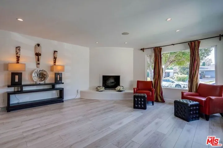 9338 Rhea Avenue, Northridge, California 91324