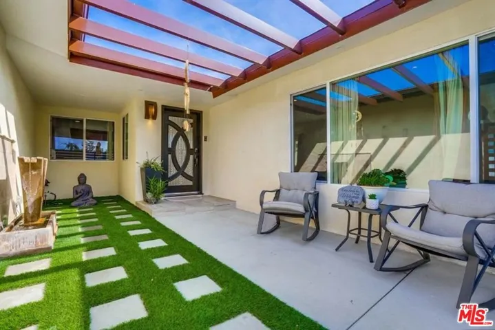 9338 Rhea Avenue, Northridge, California 91324