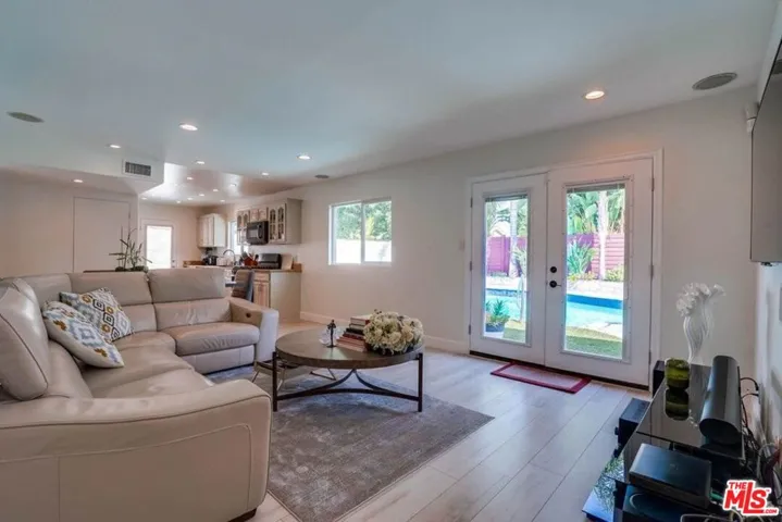 9338 Rhea Avenue, Northridge, California 91324