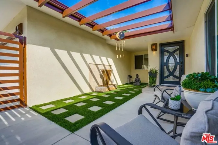 9338 Rhea Avenue, Northridge, California 91324