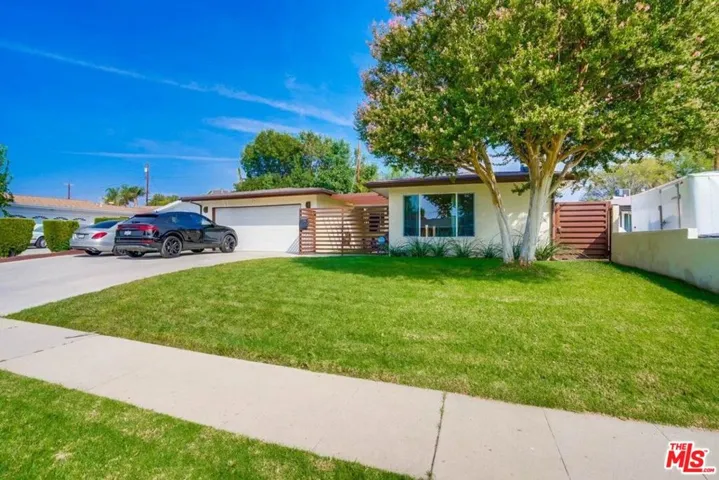 9338 Rhea Avenue, Northridge, California 91324