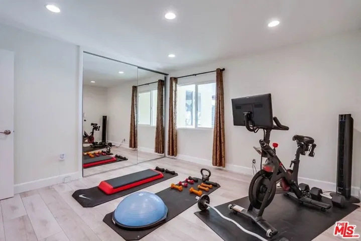 9338 Rhea Avenue, Northridge, California 91324
