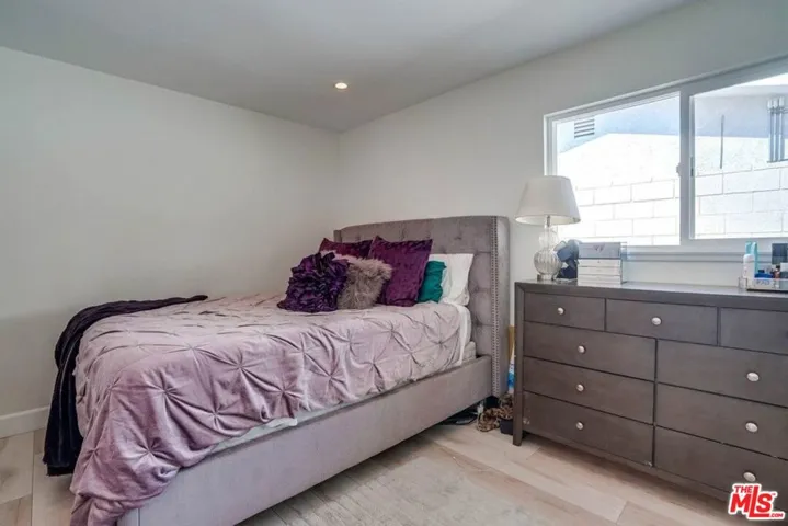 9338 Rhea Avenue, Northridge, California 91324