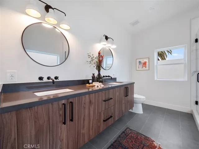 2176 Santa Ana Avenue, Costa Mesa, California 92627