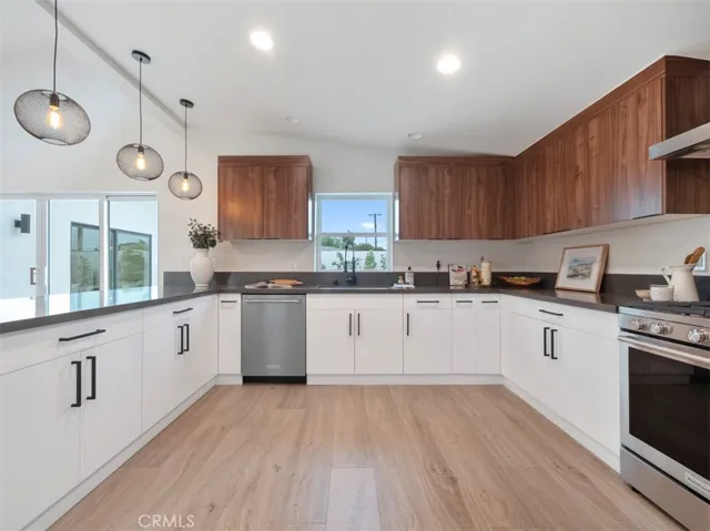 2176 Santa Ana Avenue, Costa Mesa, California 92627