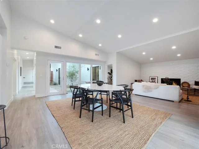 2176 Santa Ana Avenue, Costa Mesa, California 92627