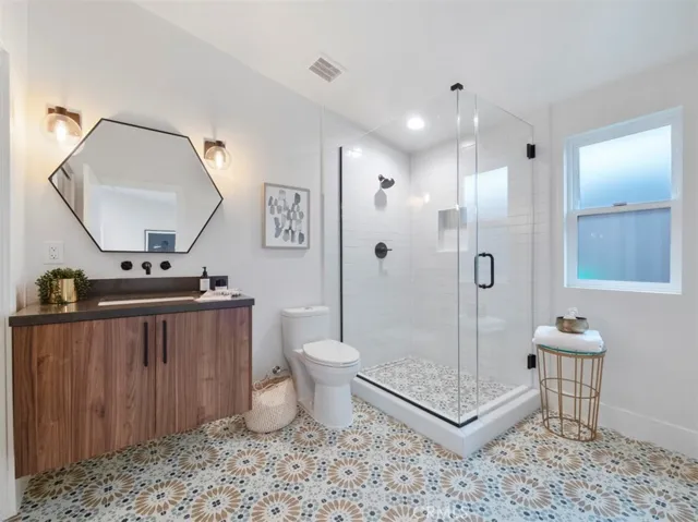 2176 Santa Ana Avenue, Costa Mesa, California 92627