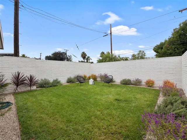 2176 Santa Ana Avenue, Costa Mesa, California 92627