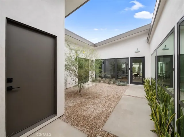 2176 Santa Ana Avenue, Costa Mesa, California 92627