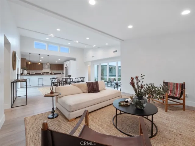 2176 Santa Ana Avenue, Costa Mesa, California 92627