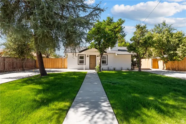 9403 Noble Avenue, North Hills, California 91343