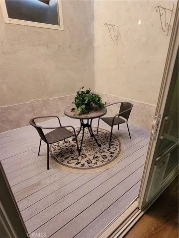 Beautiful attached atrium off of living room.