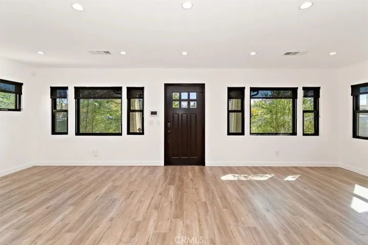 3447 8th Avenue, Los Angeles, California 90018