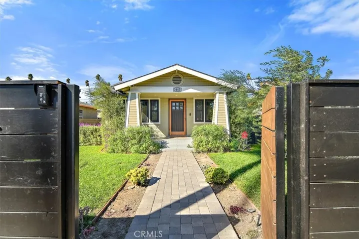 3447 8th Avenue, Los Angeles, California 90018