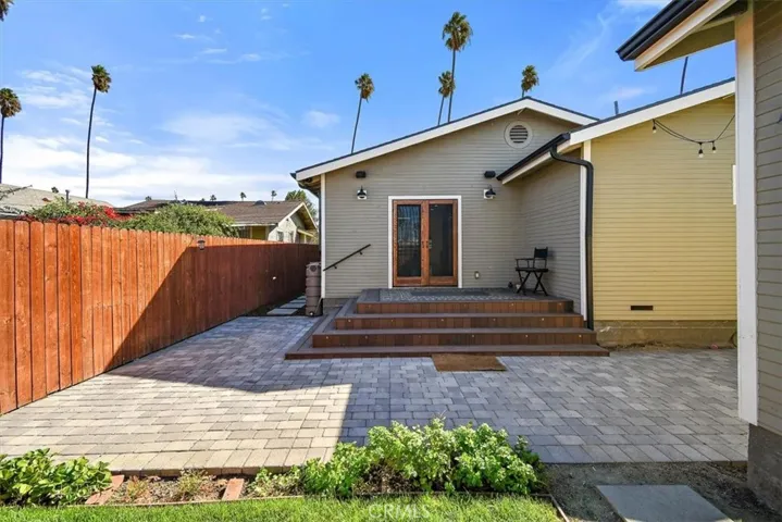 3447 8th Avenue, Los Angeles, California 90018