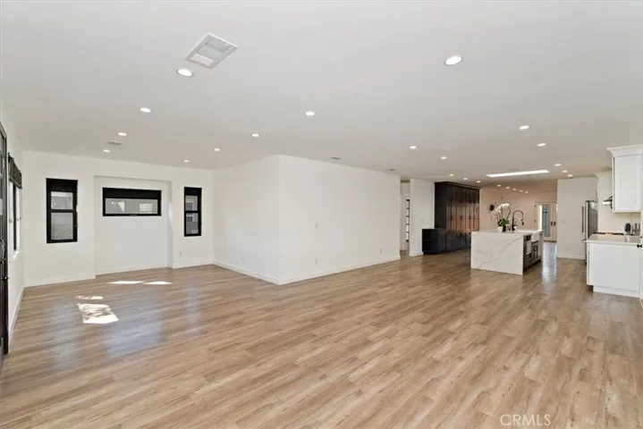 3447 8th Avenue, Los Angeles, California 90018