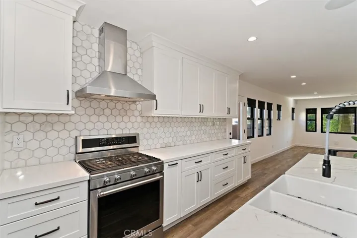3447 8th Avenue, Los Angeles, California 90018