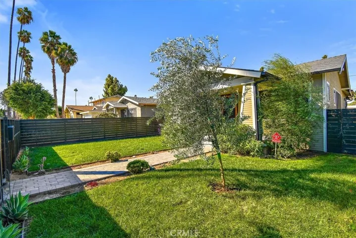 3447 8th Avenue, Los Angeles, California 90018