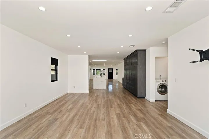 3447 8th Avenue, Los Angeles, California 90018