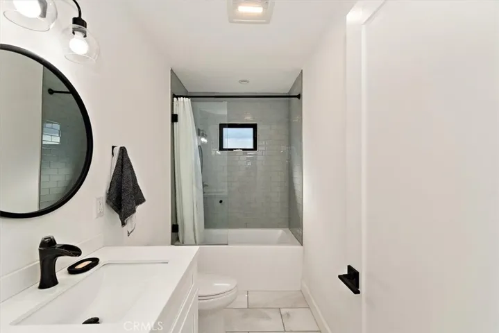 3447 8th Avenue, Los Angeles, California 90018