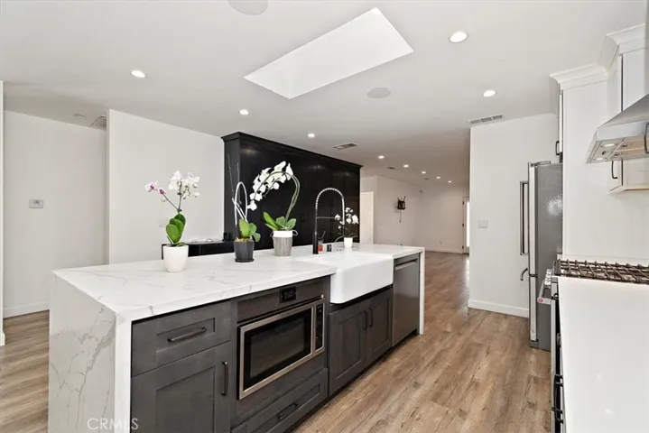 3447 8th Avenue, Los Angeles, California 90018