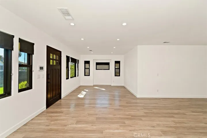 3447 8th Avenue, Los Angeles, California 90018