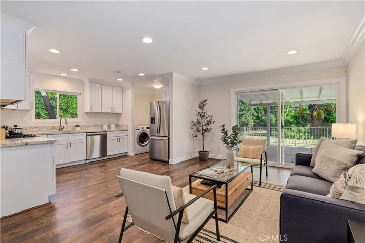 1561 Brentwood Drive, Corona, California 92882