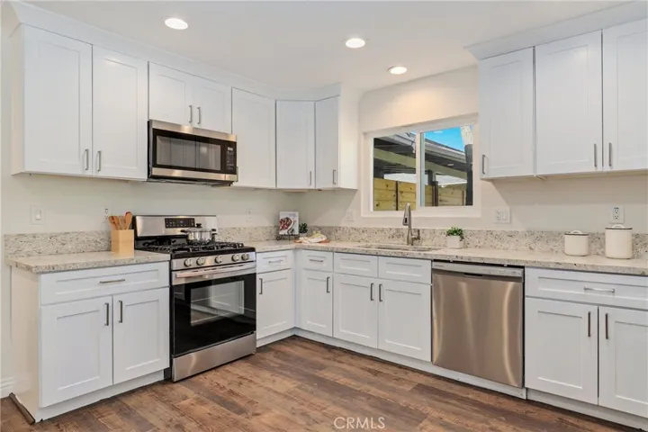 1561 Brentwood Drive, Corona, California 92882