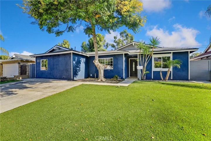 1561 Brentwood Drive, Corona, California 92882