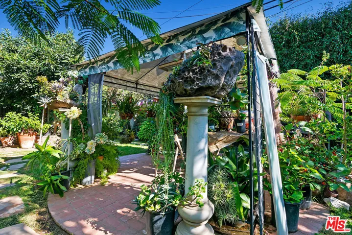 11300 Kingsland Street, Los Angeles, California 90066
