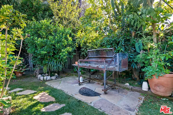 11300 Kingsland Street, Los Angeles, California 90066