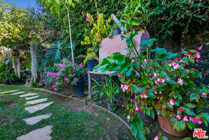 11300 Kingsland Street, Los Angeles, California 90066