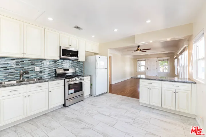 3928 Revere Avenue, Los Angeles, California 90039
