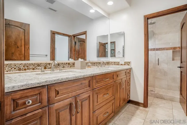 16072 Cross Fox Ct, Poway, California 92064