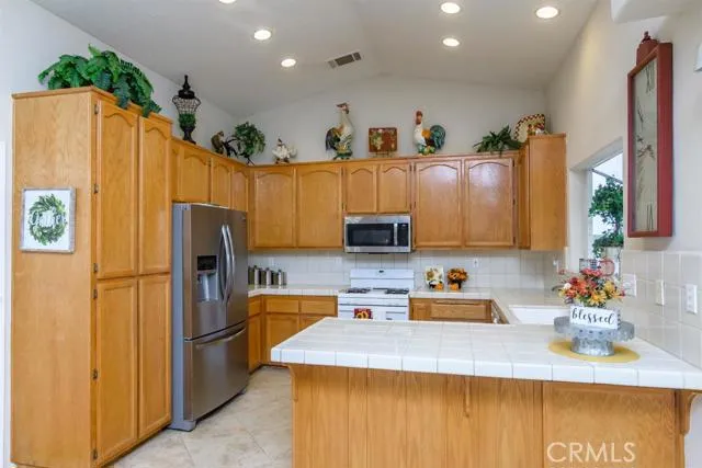 12820 Spring Valley Parkway, Victorville, California 92395