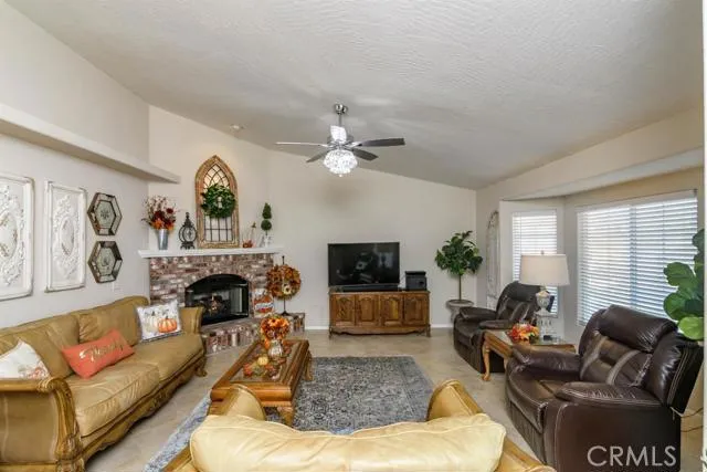 12820 Spring Valley Parkway, Victorville, California 92395