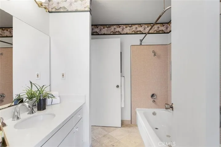 Secondary Bath with Shower in Tub