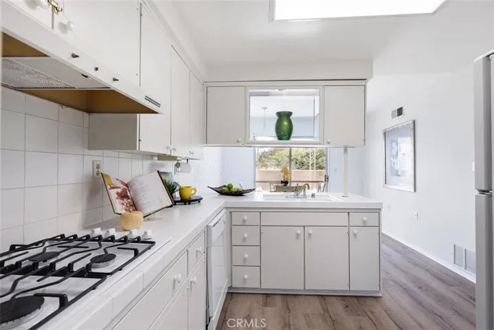 26700 Oak Branch Circle, Newhall, California 91321