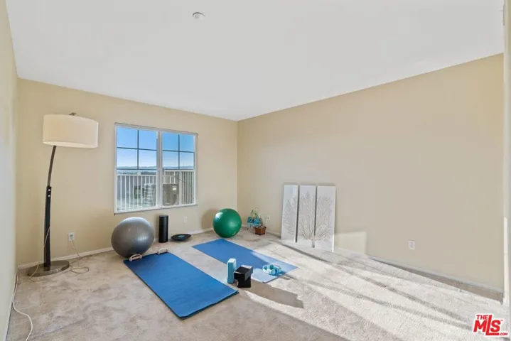 5672 Como Circle, Woodland Hills, California 91367