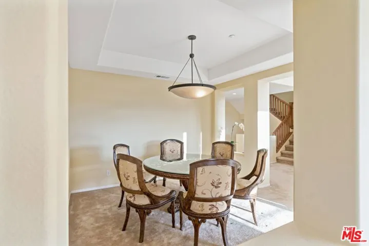 5672 Como Circle, Woodland Hills, California 91367
