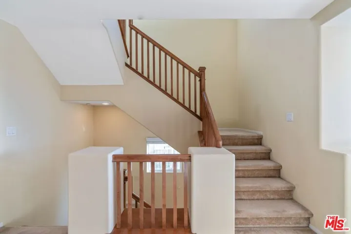 5672 Como Circle, Woodland Hills, California 91367