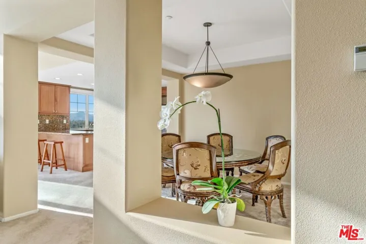 5672 Como Circle, Woodland Hills, California 91367