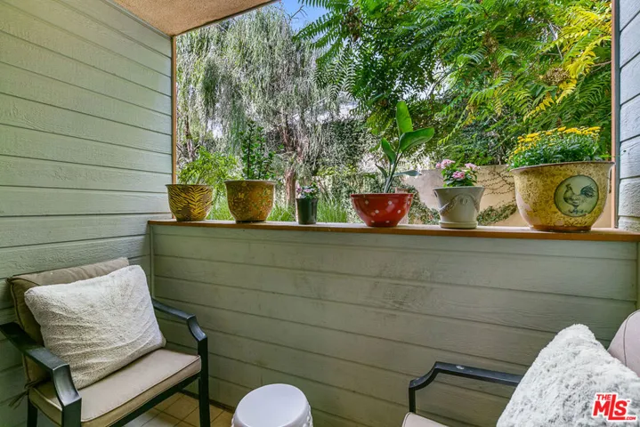 7123 Greeley Street 103, Tujunga, California 91042