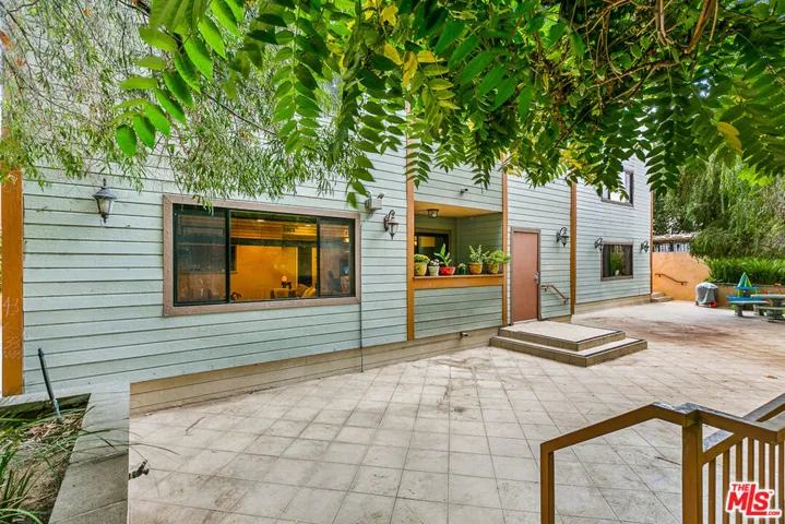 7123 Greeley Street 103, Tujunga, California 91042