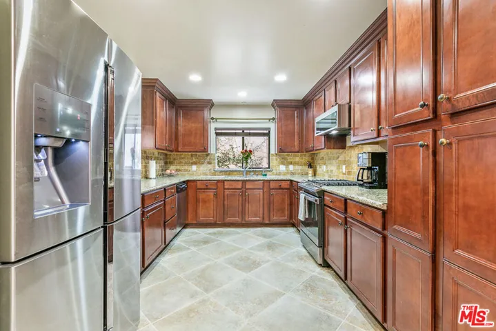 7123 Greeley Street 103, Tujunga, California 91042
