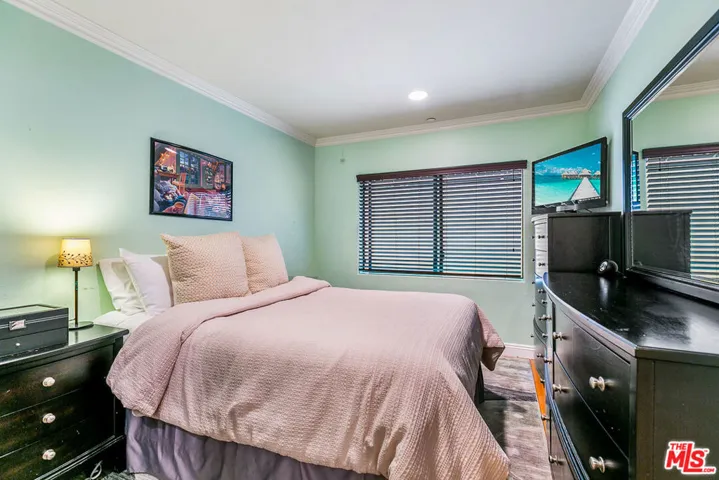 7123 Greeley Street 103, Tujunga, California 91042