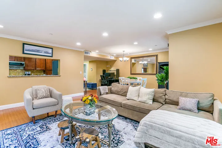 7123 Greeley Street 103, Tujunga, California 91042