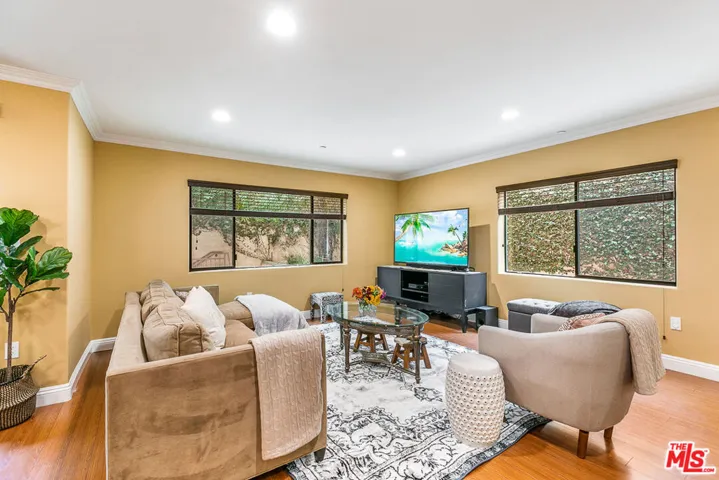 7123 Greeley Street 103, Tujunga, California 91042