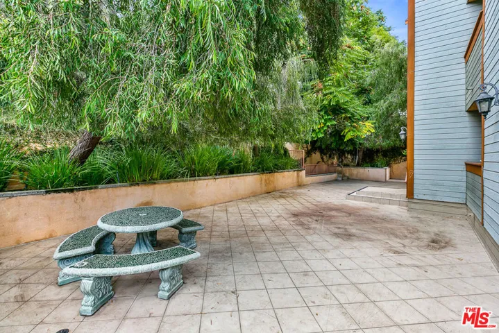 7123 Greeley Street 103, Tujunga, California 91042