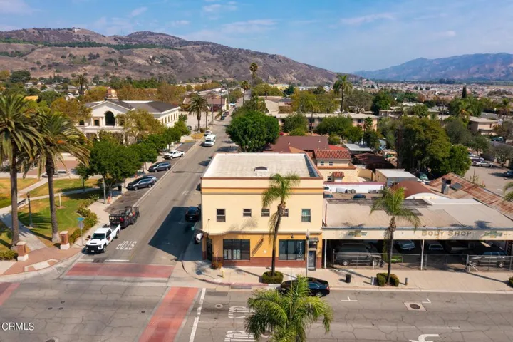 10-web-or-mls-UpmarketMedia-246Central-2